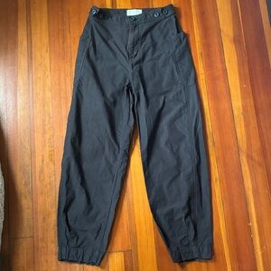 Everlane The Fatigue Barrel Pant 0 black organic cotton & linen